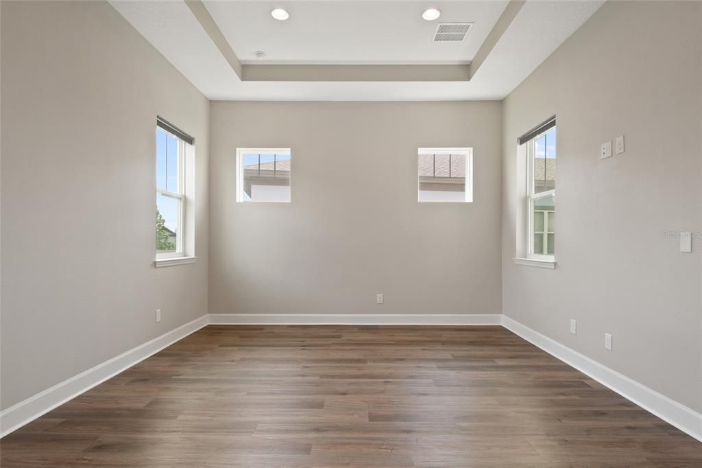 Active With Contract: $3,625 (3 beds, 2 baths, 2307 Square Feet)