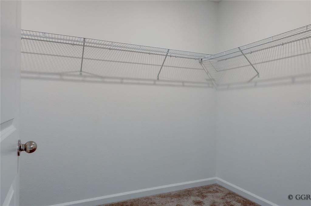 Activo con contrato: $2,600 (4 camas, 2 baños, 1922 Pies cuadrados)