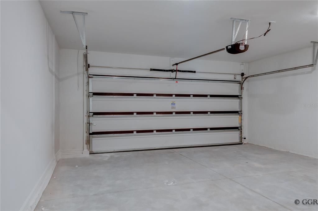 Activo con contrato: $2,600 (4 camas, 2 baños, 1922 Pies cuadrados)