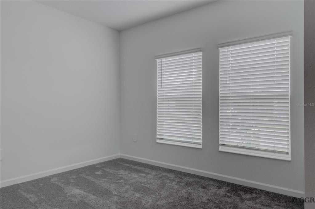 Activo con contrato: $2,600 (4 camas, 2 baños, 1922 Pies cuadrados)