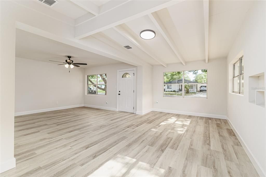 Activo con contrato: $298,950 (3 camas, 1 baños, 1255 Pies cuadrados)