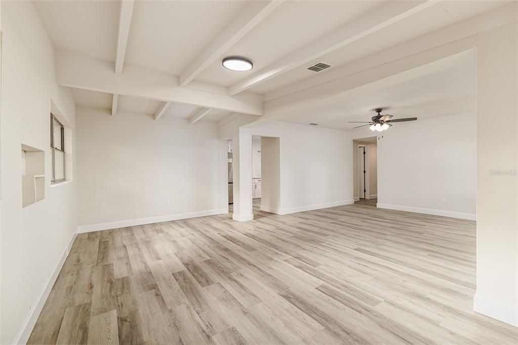 Activo con contrato: $298,950 (3 camas, 1 baños, 1255 Pies cuadrados)