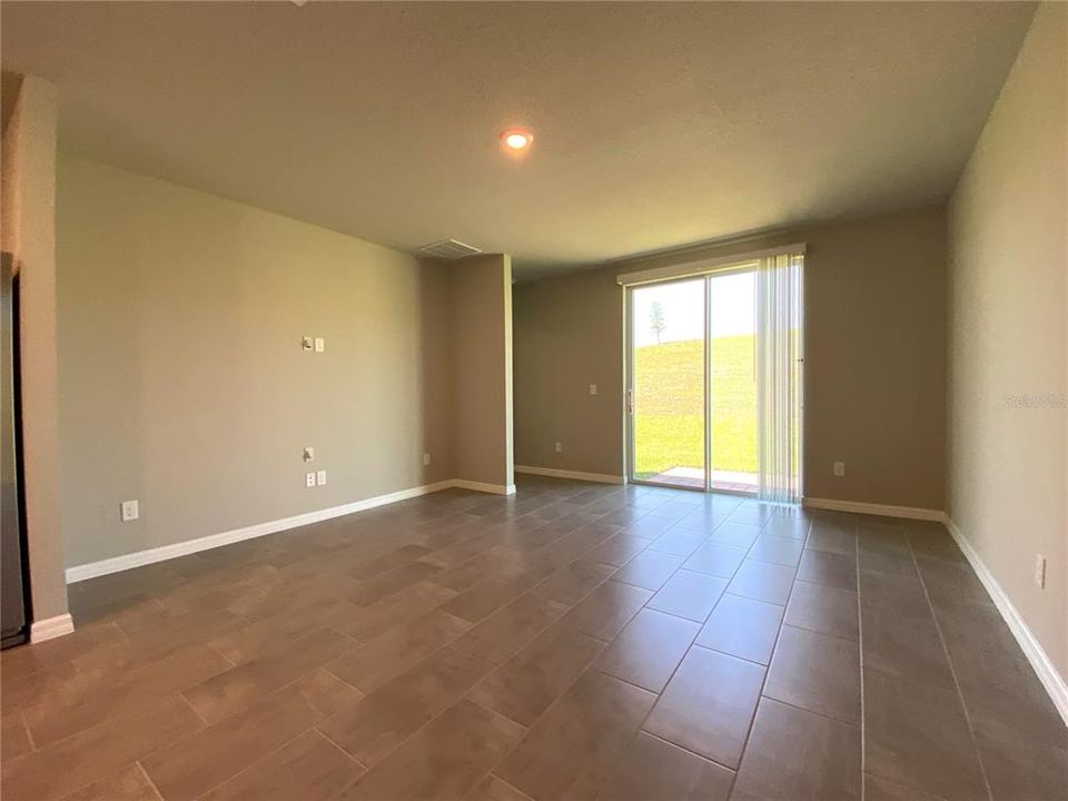 В аренду: $2,099 (3 спален, 2 ванн, 1484 Квадратных фут)