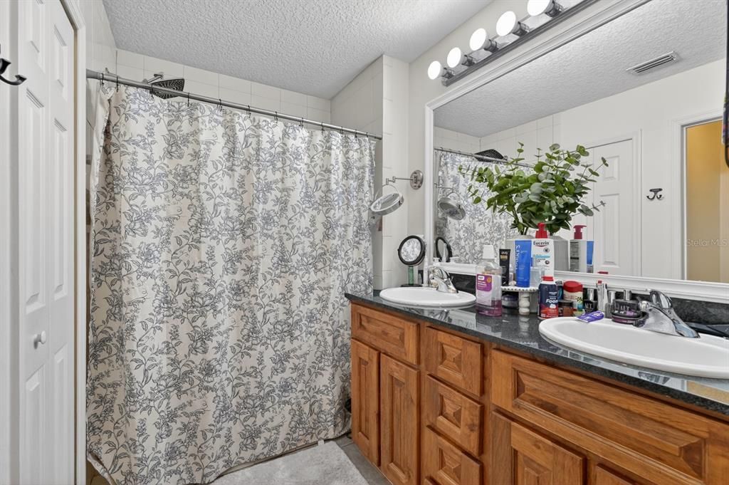 En Venta: $290,000 (2 camas, 2 baños, 1168 Pies cuadrados)