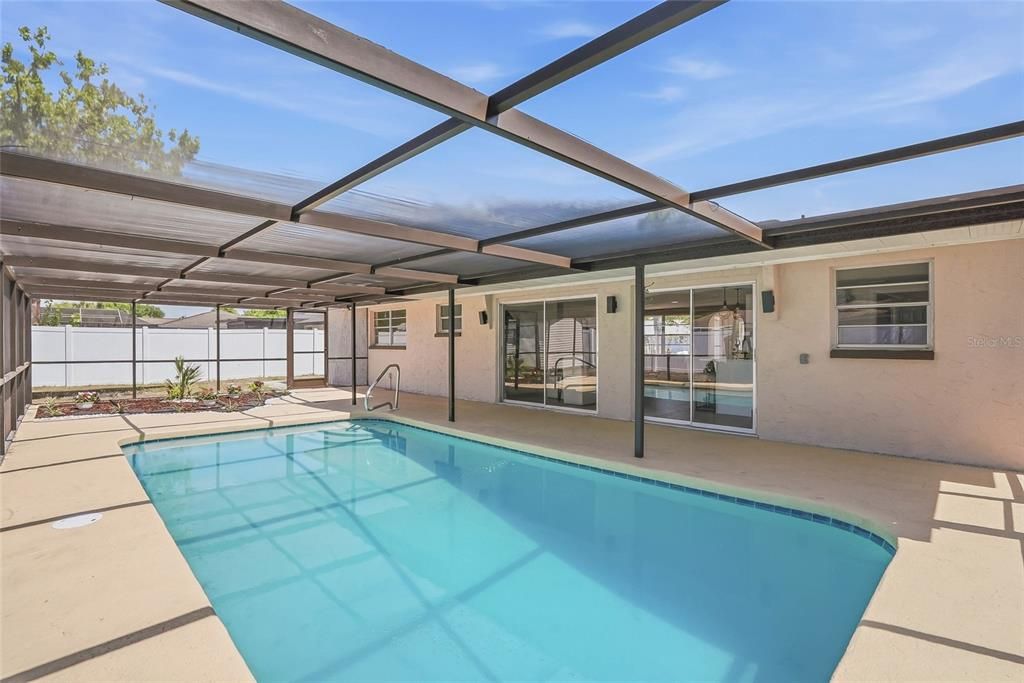 For Sale: $329,900 (3 beds, 2 baths, 1488 Square Feet)