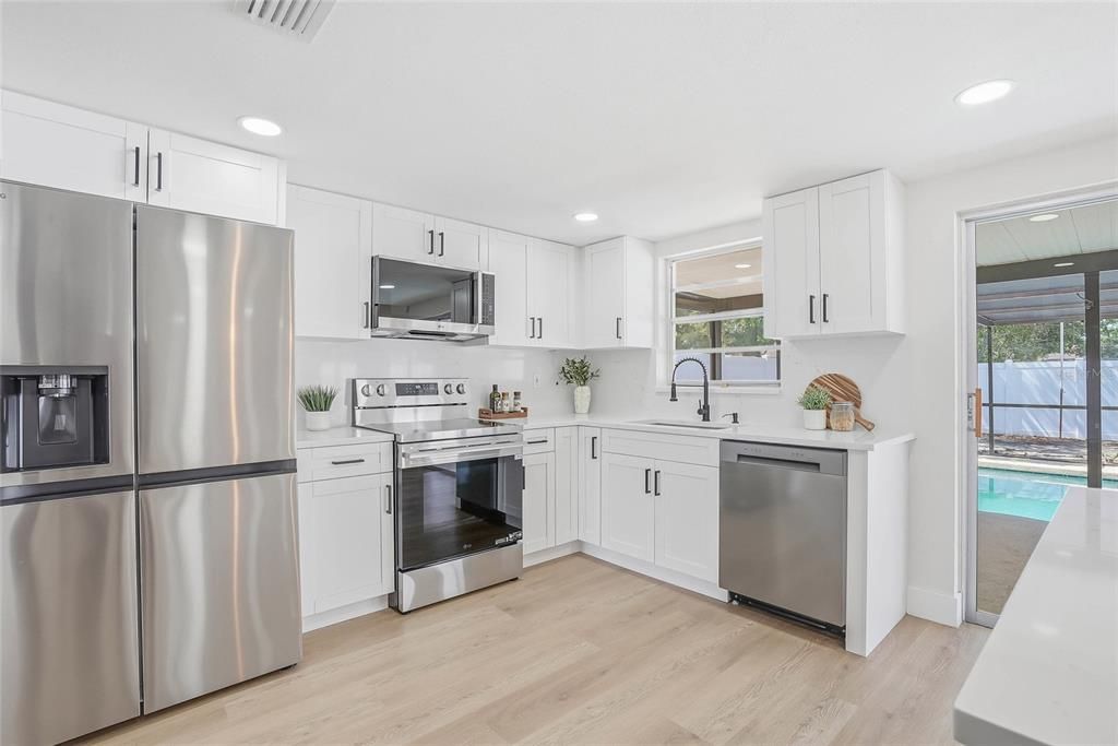 For Sale: $329,900 (3 beds, 2 baths, 1488 Square Feet)