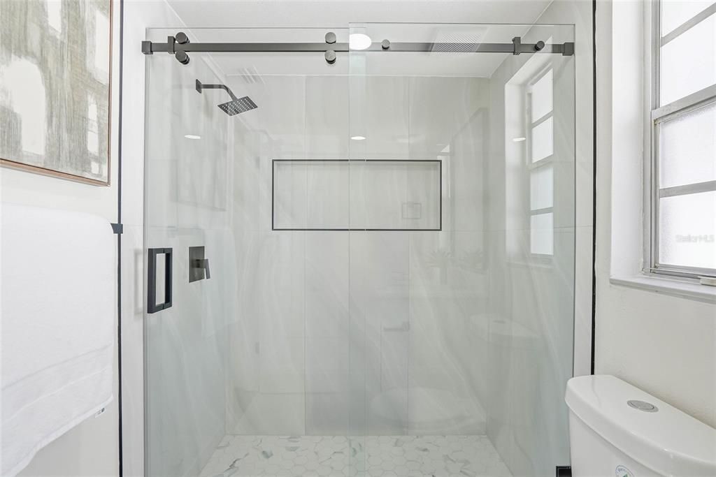 For Sale: $329,900 (3 beds, 2 baths, 1488 Square Feet)