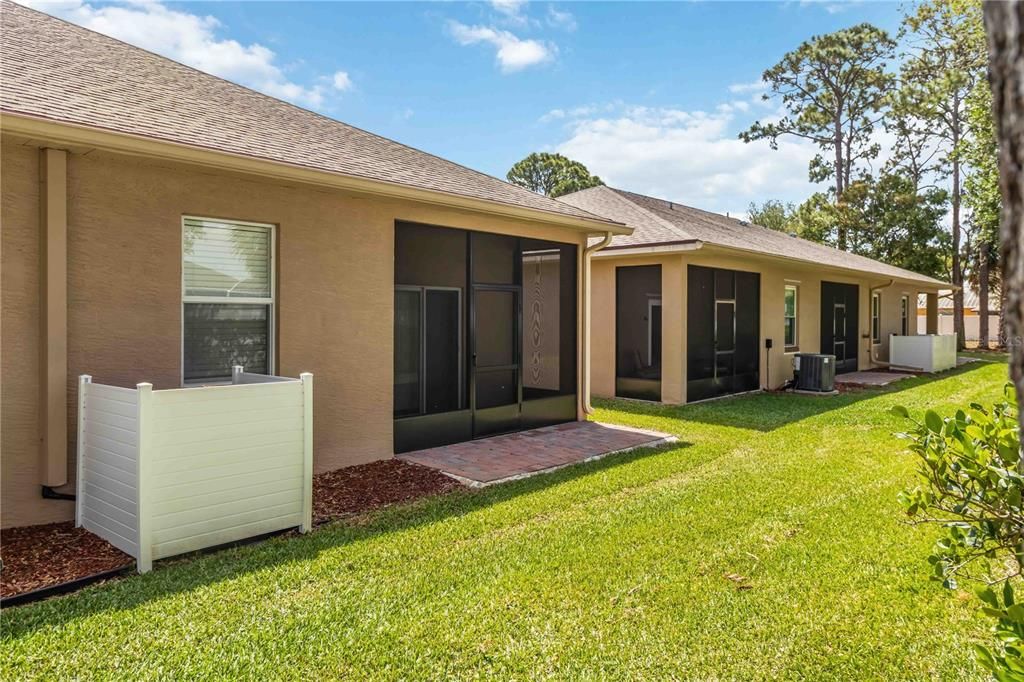 For Sale: $260,000 (2 beds, 2 baths, 1060 Square Feet)