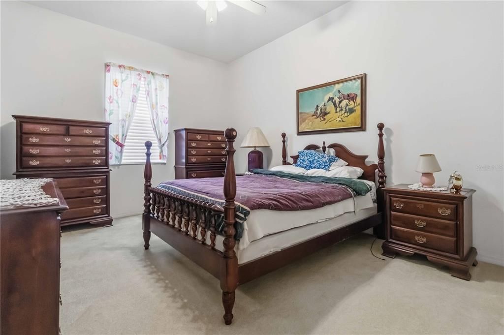 For Sale: $260,000 (2 beds, 2 baths, 1060 Square Feet)