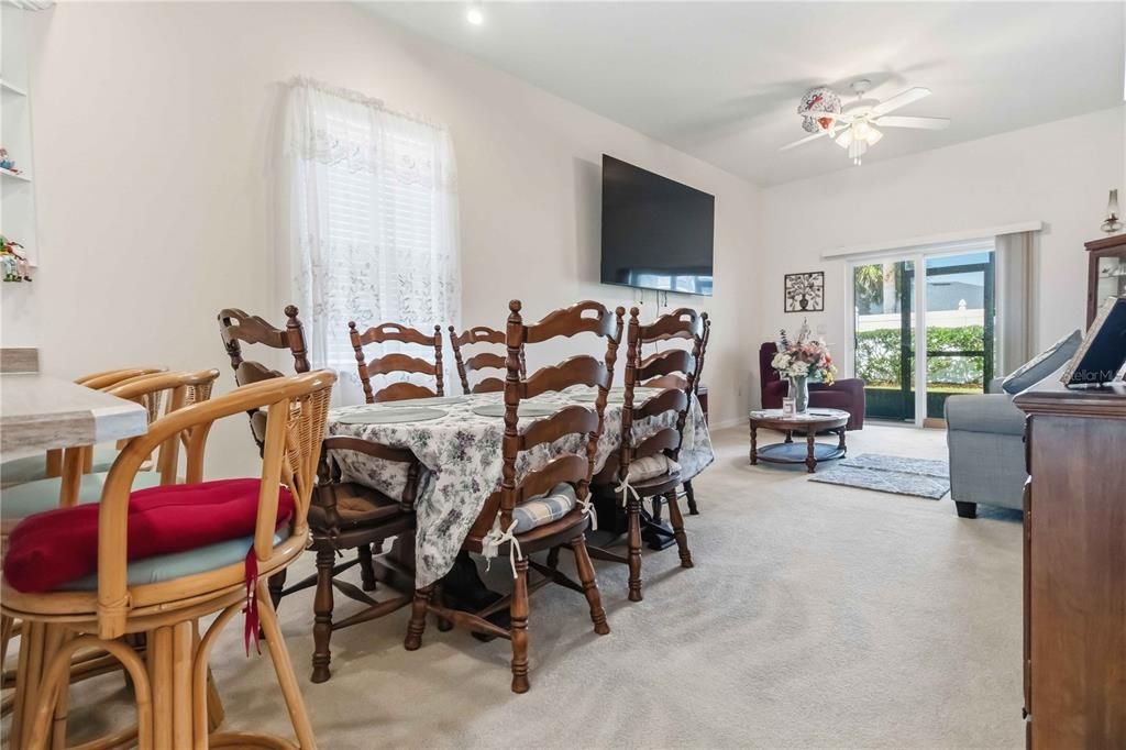 For Sale: $260,000 (2 beds, 2 baths, 1060 Square Feet)