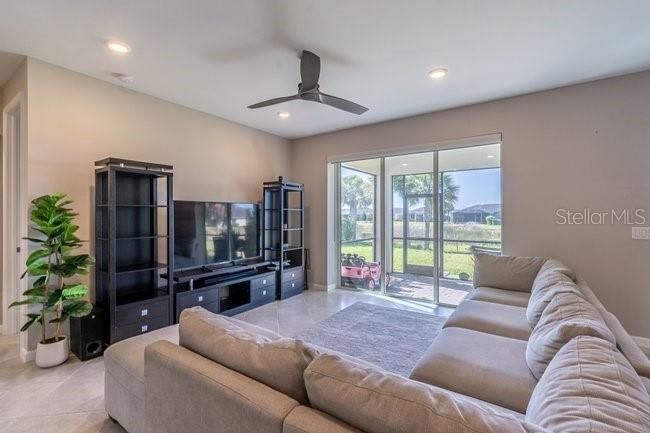 For Sale: $624,900 (5 beds, 4 baths, 3179 Square Feet)