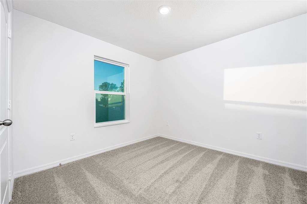 For Sale: $399,900 (5 beds, 2 baths, 2461 Square Feet)