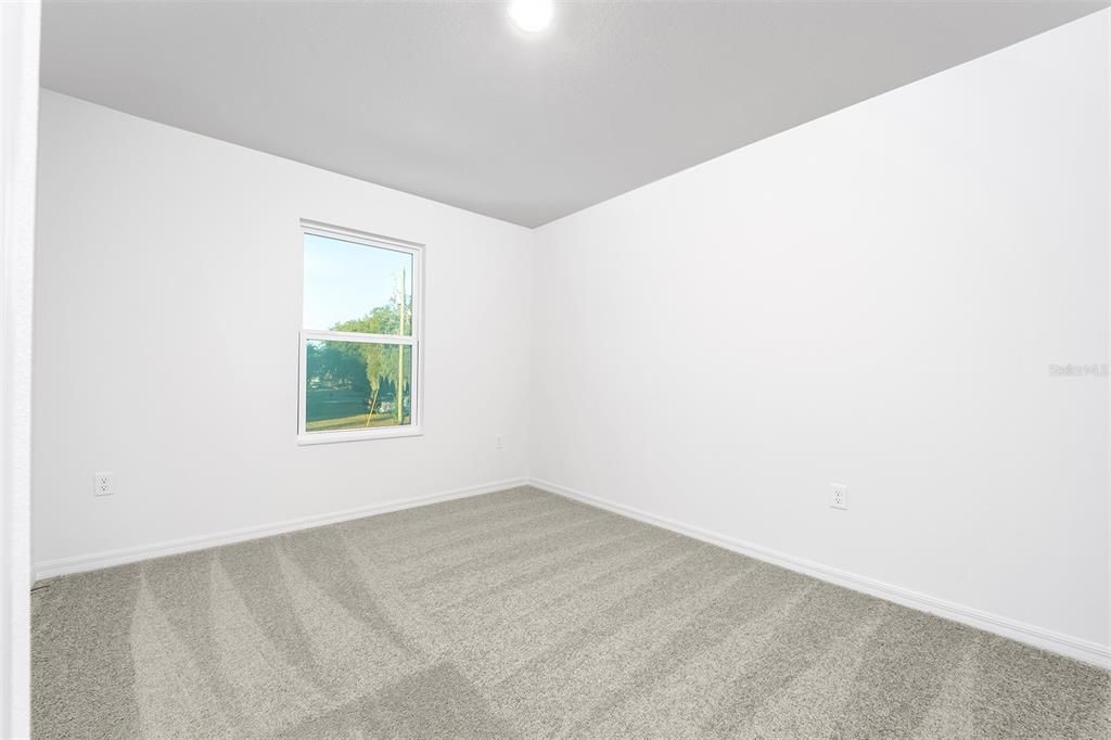 For Sale: $399,900 (5 beds, 2 baths, 2461 Square Feet)