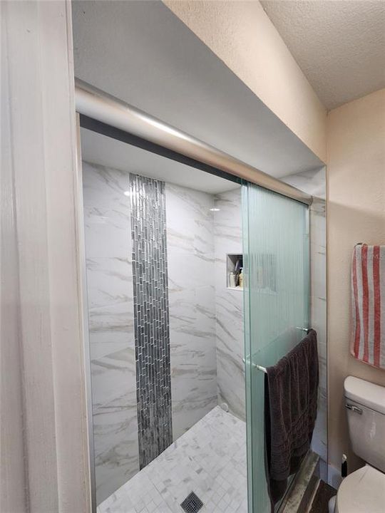 For Sale: $417,000 (3 beds, 3 baths, 1710 Square Feet)