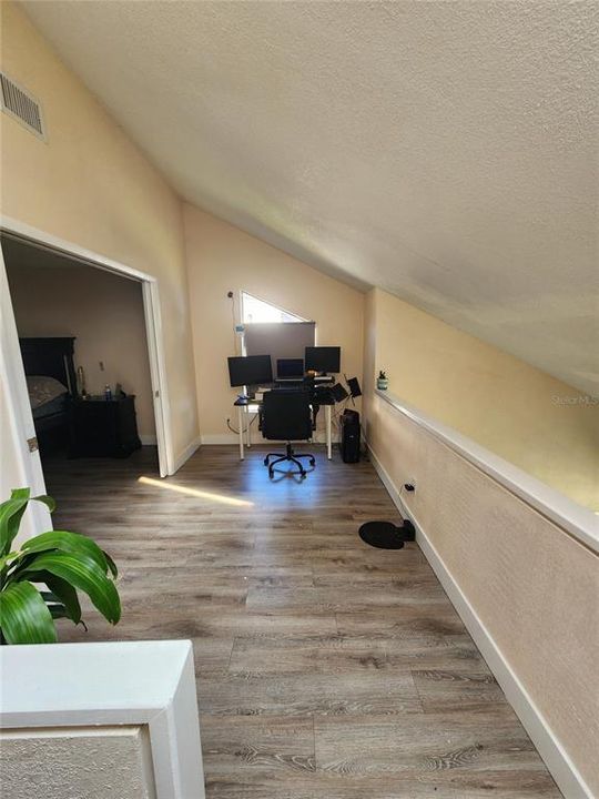 For Sale: $417,000 (3 beds, 3 baths, 1710 Square Feet)