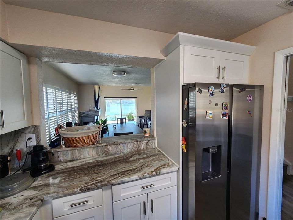 For Sale: $417,000 (3 beds, 3 baths, 1710 Square Feet)