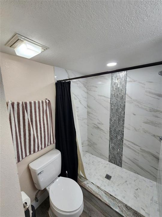 For Sale: $417,000 (3 beds, 3 baths, 1710 Square Feet)
