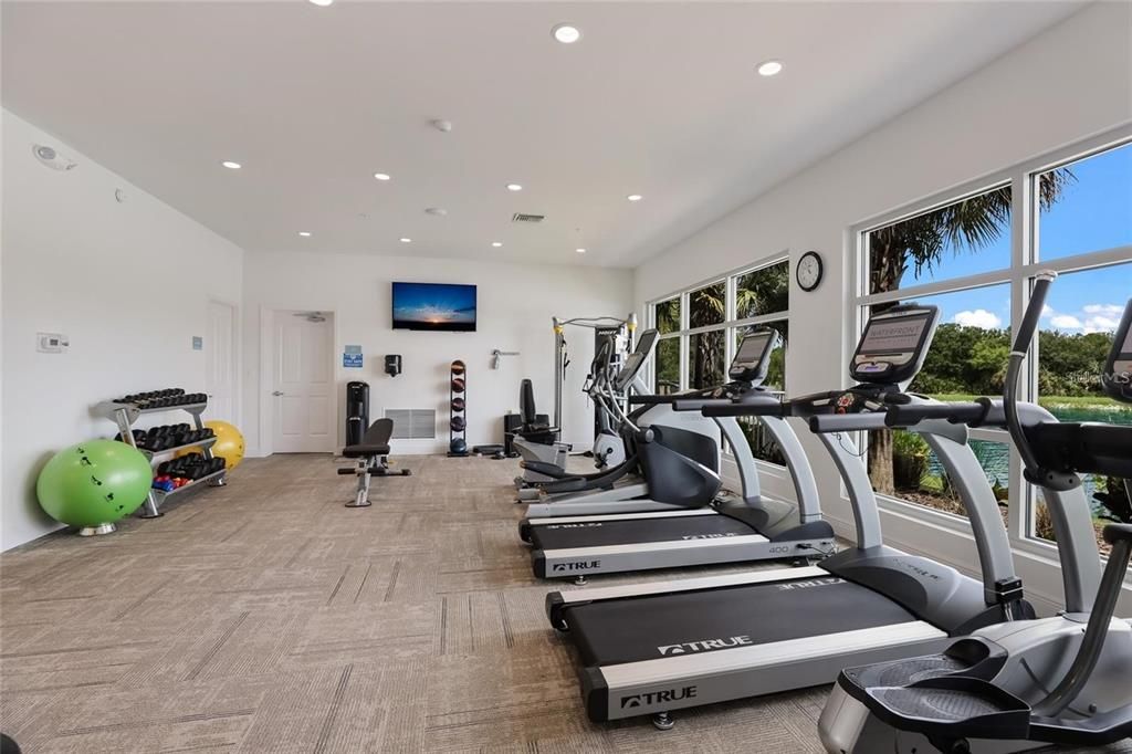 Activo con contrato: $549,900 (3 camas, 2 baños, 1558 Pies cuadrados)
