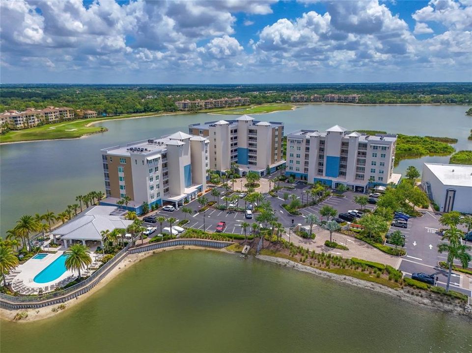 Activo con contrato: $549,900 (3 camas, 2 baños, 1558 Pies cuadrados)