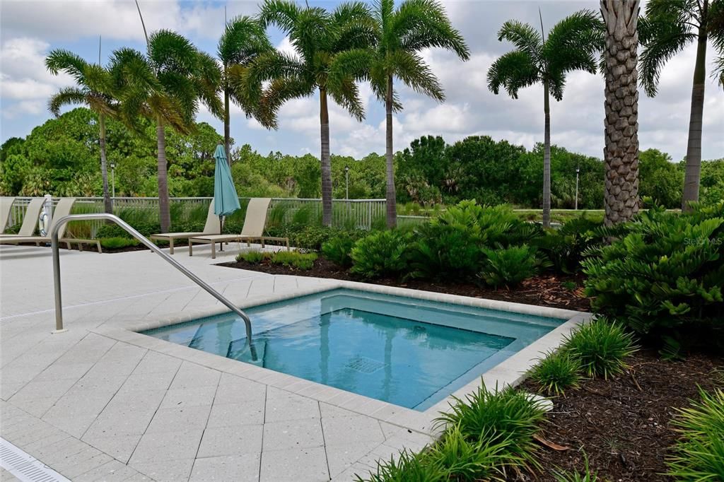 Activo con contrato: $549,900 (3 camas, 2 baños, 1558 Pies cuadrados)
