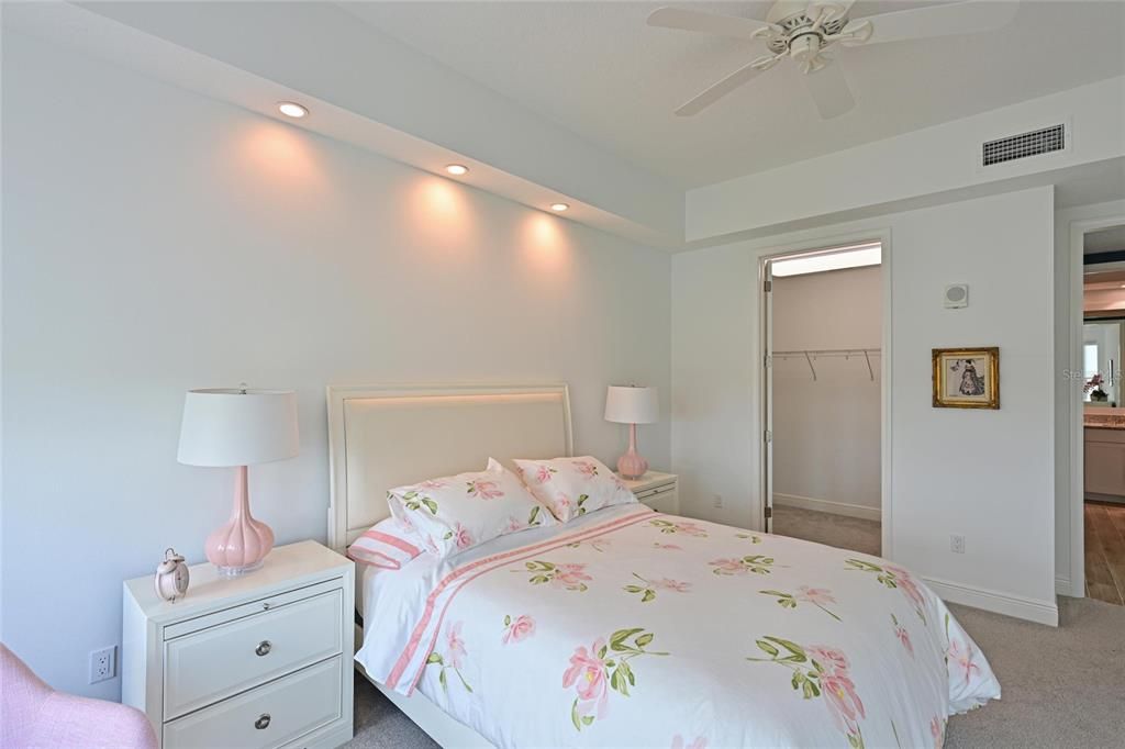 Activo con contrato: $549,900 (3 camas, 2 baños, 1558 Pies cuadrados)