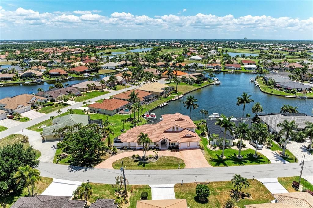For Sale: $1,390,000 (4 beds, 3 baths, 4261 Square Feet)