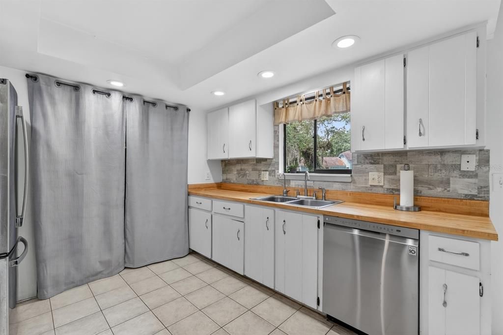 Active With Contract: $284,900 (4 beds, 3 baths, 1504 Square Feet)