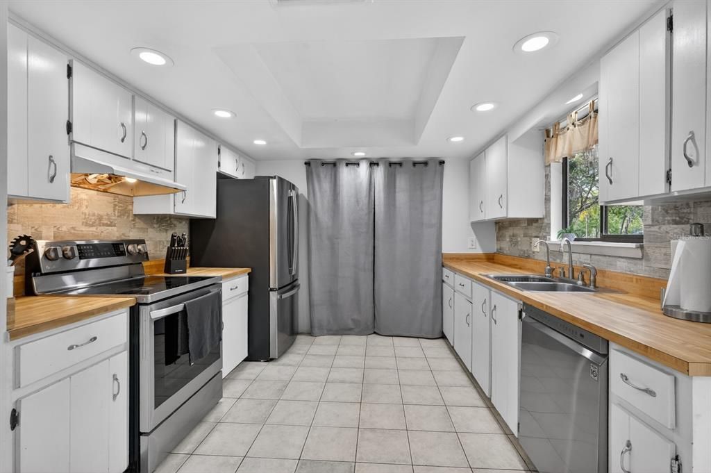 Active With Contract: $284,900 (4 beds, 3 baths, 1504 Square Feet)