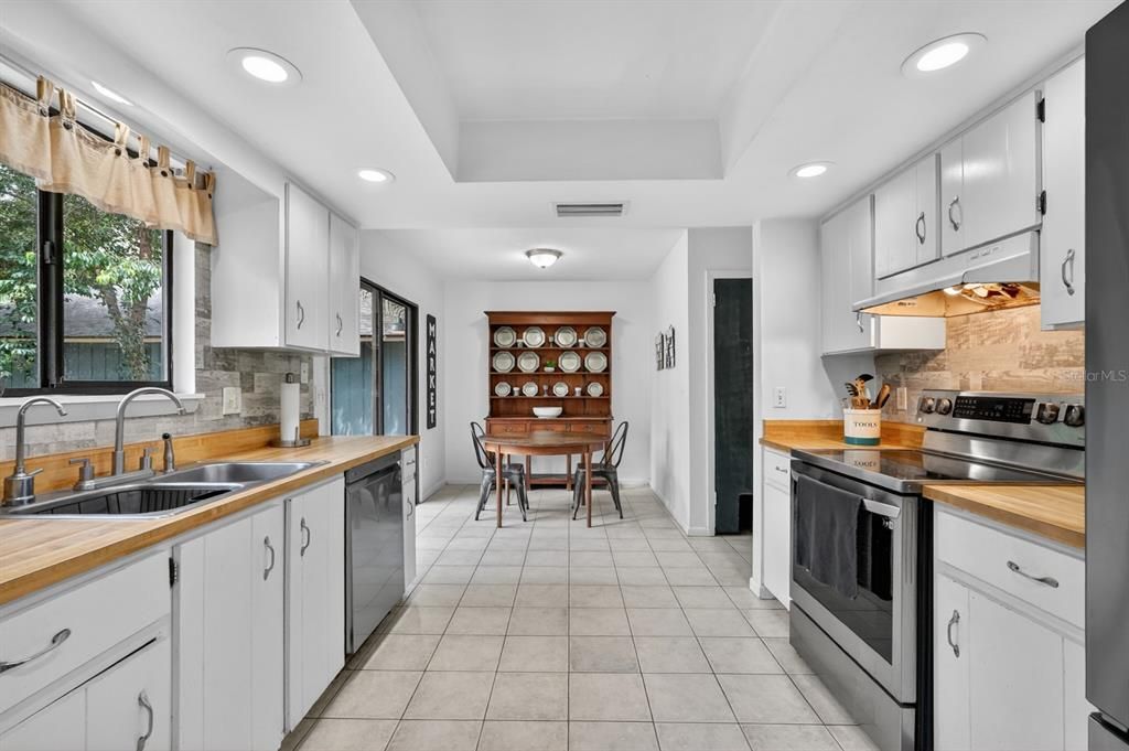 Active With Contract: $284,900 (4 beds, 3 baths, 1504 Square Feet)