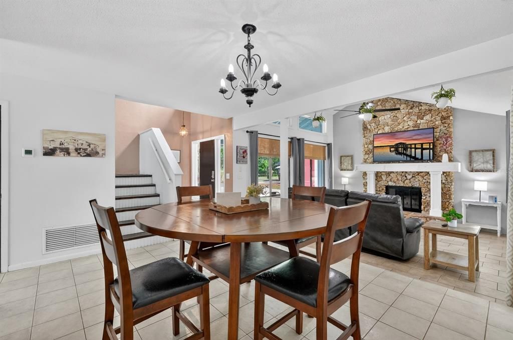 Active With Contract: $284,900 (4 beds, 3 baths, 1504 Square Feet)