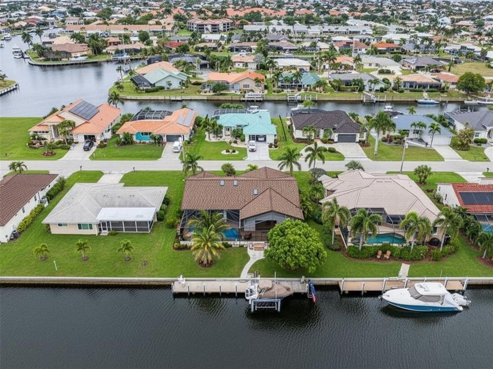 For Sale: $629,000 (3 beds, 3 baths, 2258 Square Feet)