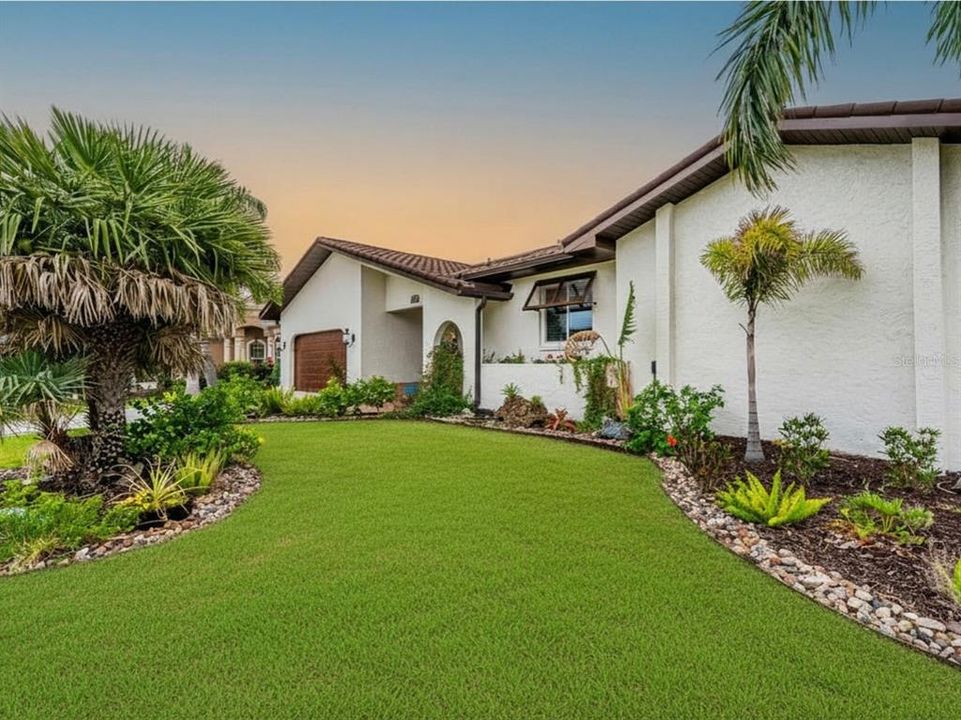 For Sale: $629,000 (3 beds, 3 baths, 2258 Square Feet)
