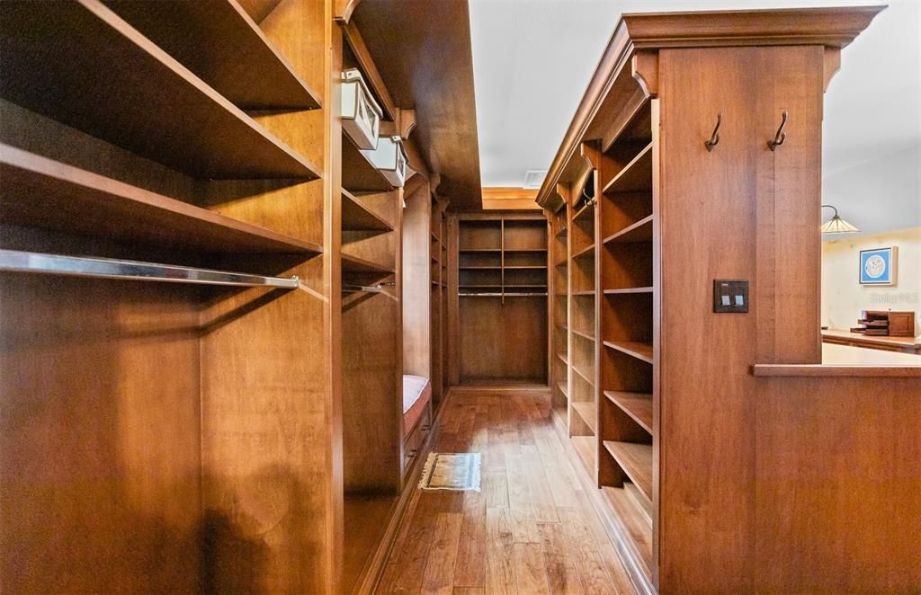 На продажу: $2,499,000 (5 спален, 8 ванн, 8134 Квадратных фут)