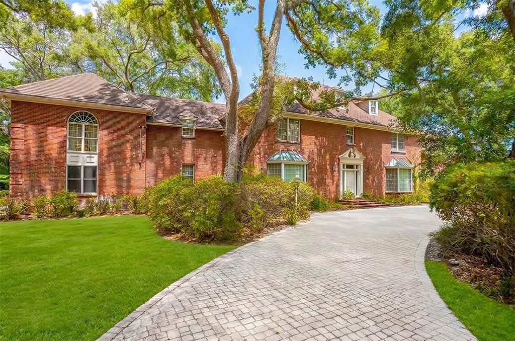 На продажу: $2,499,000 (5 спален, 8 ванн, 8134 Квадратных фут)