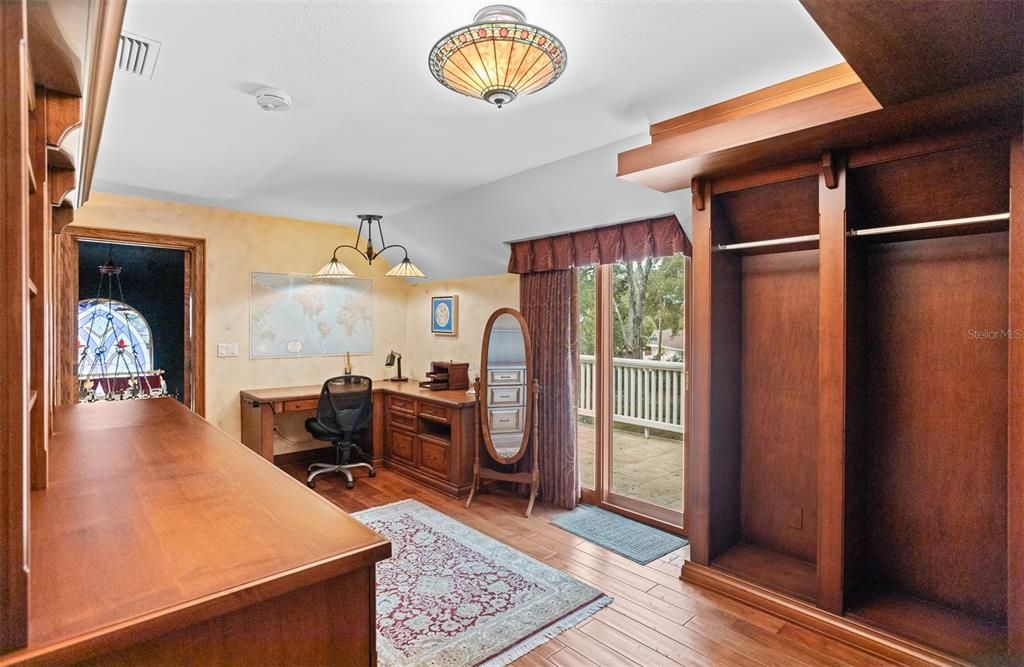 На продажу: $2,499,000 (5 спален, 8 ванн, 8134 Квадратных фут)