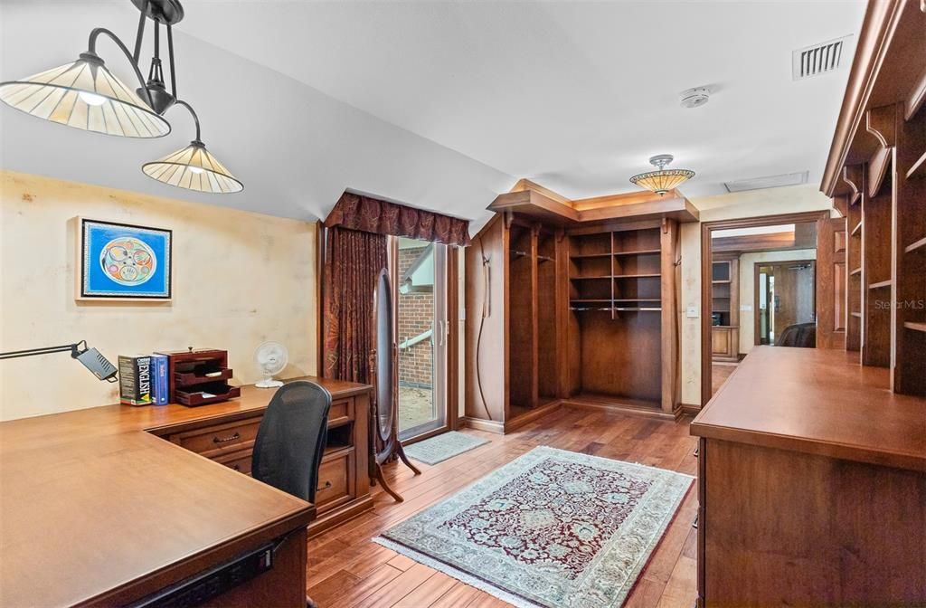 На продажу: $2,499,000 (5 спален, 8 ванн, 8134 Квадратных фут)