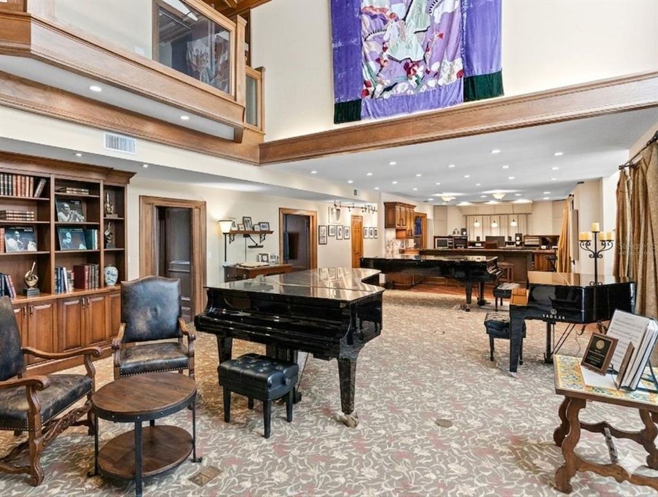 На продажу: $2,499,000 (5 спален, 8 ванн, 8134 Квадратных фут)