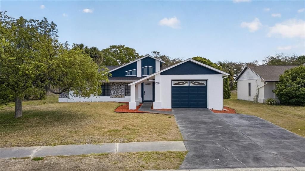 Activo con contrato: $359,900 (3 camas, 2 baños, 1200 Pies cuadrados)