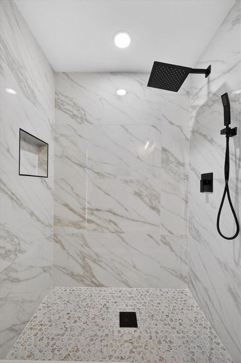 Activo con contrato: $359,900 (3 camas, 2 baños, 1200 Pies cuadrados)