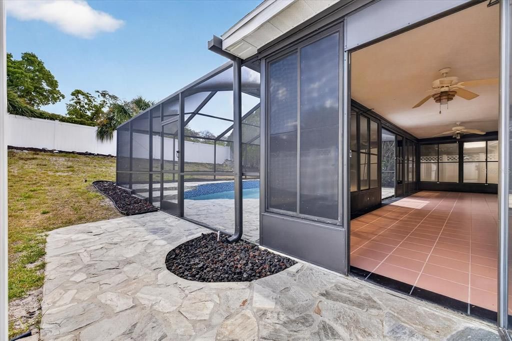 Activo con contrato: $359,900 (3 camas, 2 baños, 1200 Pies cuadrados)