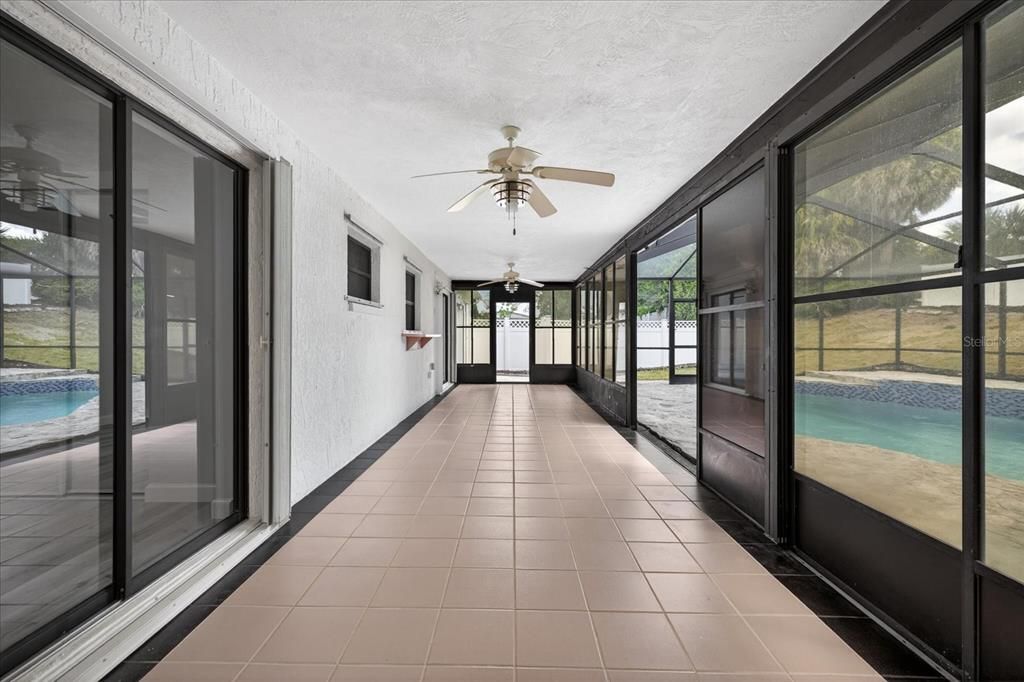 Activo con contrato: $359,900 (3 camas, 2 baños, 1200 Pies cuadrados)