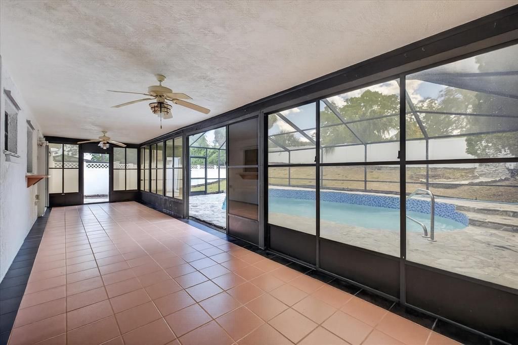 Activo con contrato: $359,900 (3 camas, 2 baños, 1200 Pies cuadrados)