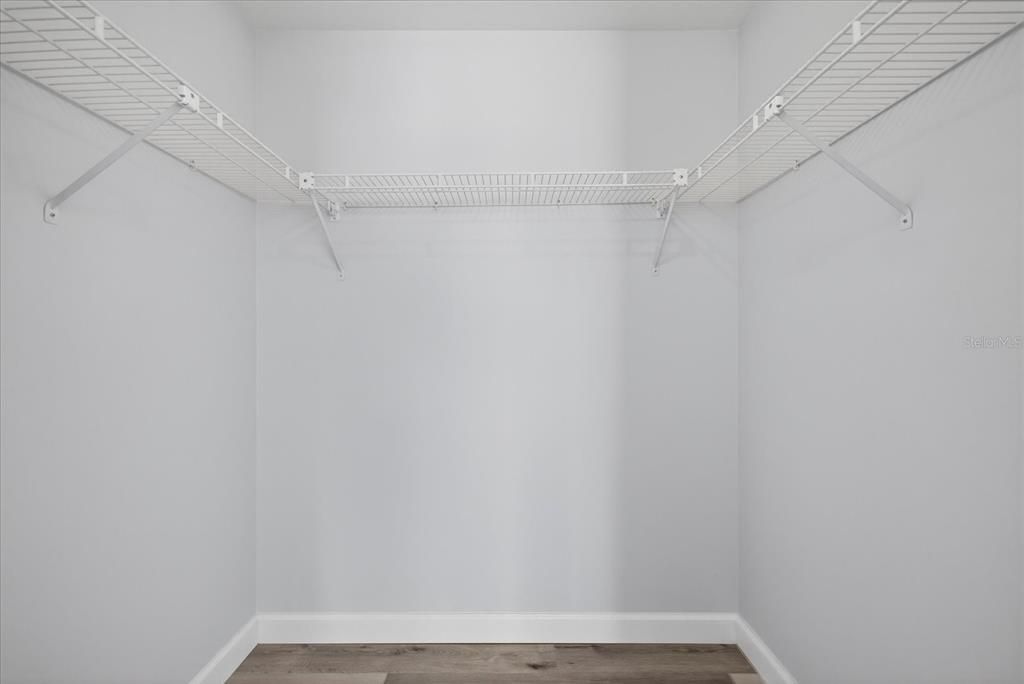 Activo con contrato: $359,900 (3 camas, 2 baños, 1200 Pies cuadrados)
