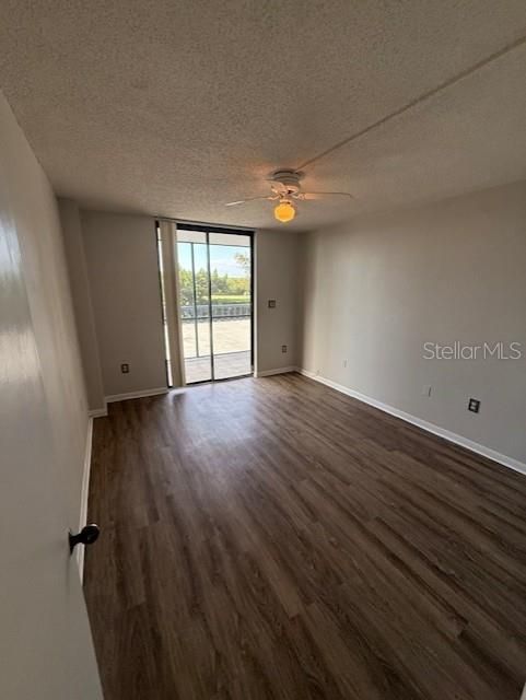 В аренду: $2,095 (2 спален, 2 ванн, 1275 Квадратных фут)