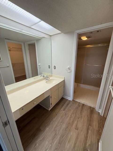 В аренду: $2,095 (2 спален, 2 ванн, 1275 Квадратных фут)