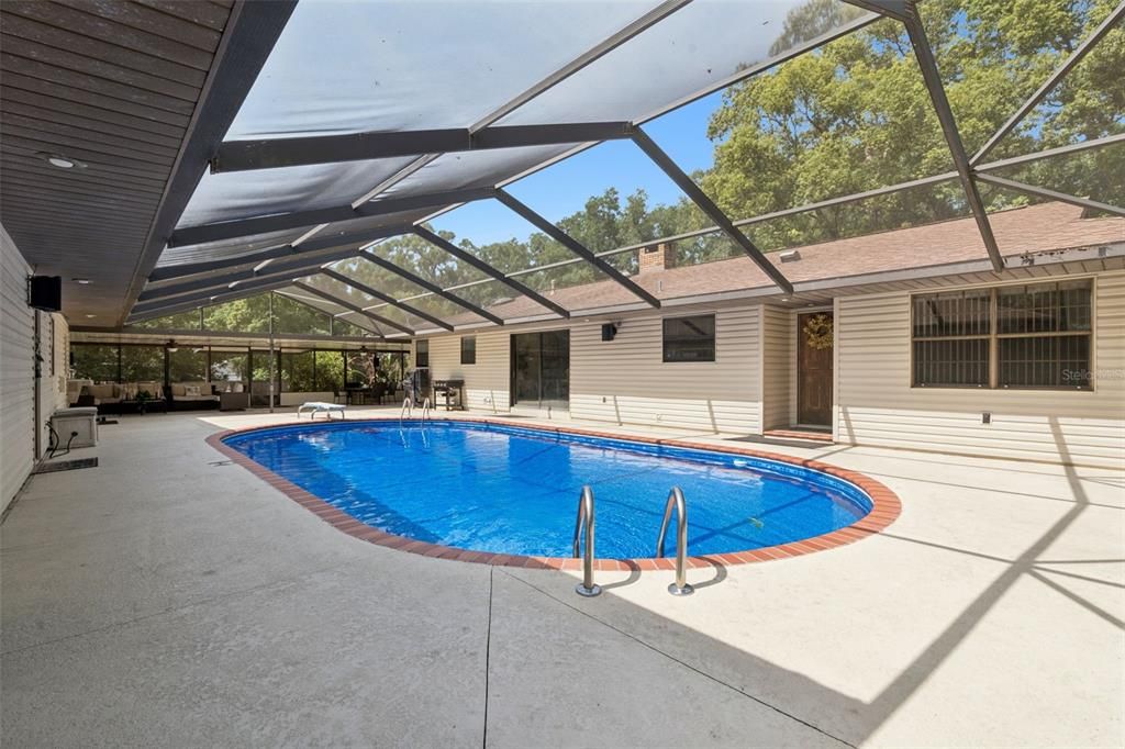 For Sale: $449,990 (5 beds, 3 baths, 2448 Square Feet)