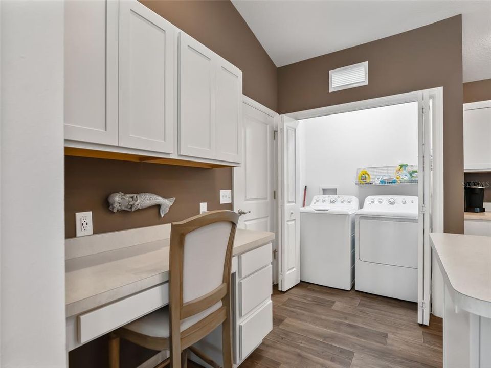 Active With Contract: $310,000 (2 beds, 2 baths, 1227 Square Feet)
