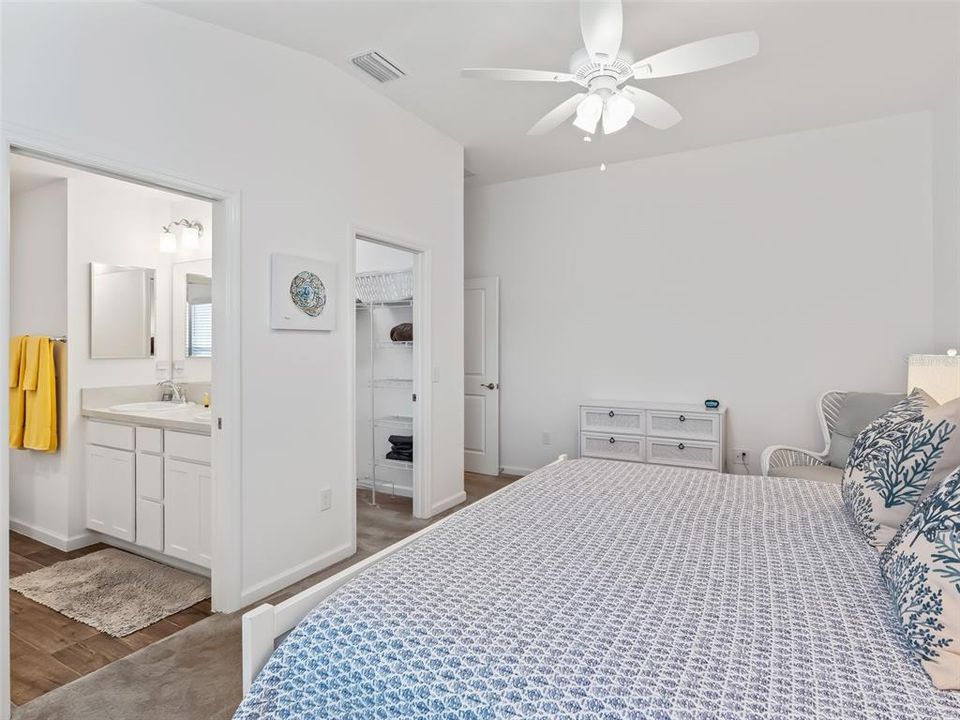 Active With Contract: $310,000 (2 beds, 2 baths, 1227 Square Feet)
