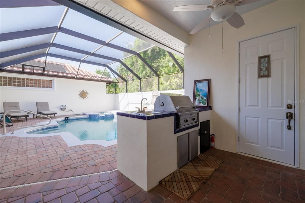 Active With Contract: $699,000 (3 beds, 3 baths, 2620 Square Feet)