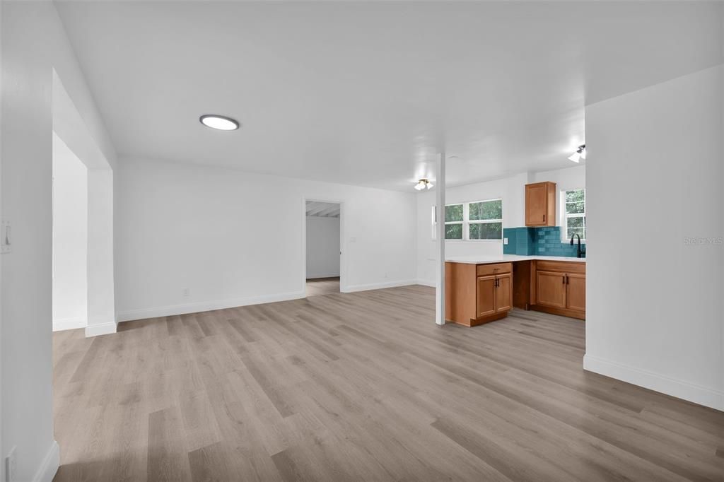 For Sale: $245,000 (4 beds, 2 baths, 1572 Square Feet)